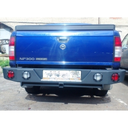 Задний бампер Nissan NP-300